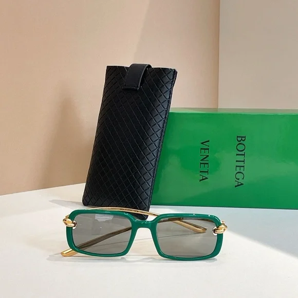 Bottega Veneta Emerald Sunglasses with Gold Details display picture 2